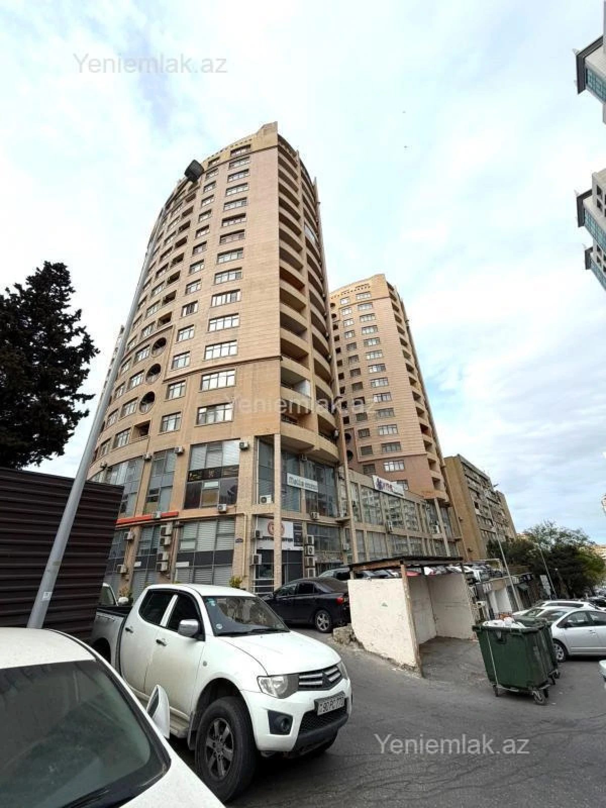 Satılır 3 otaqlı yeni tikili 125 m²