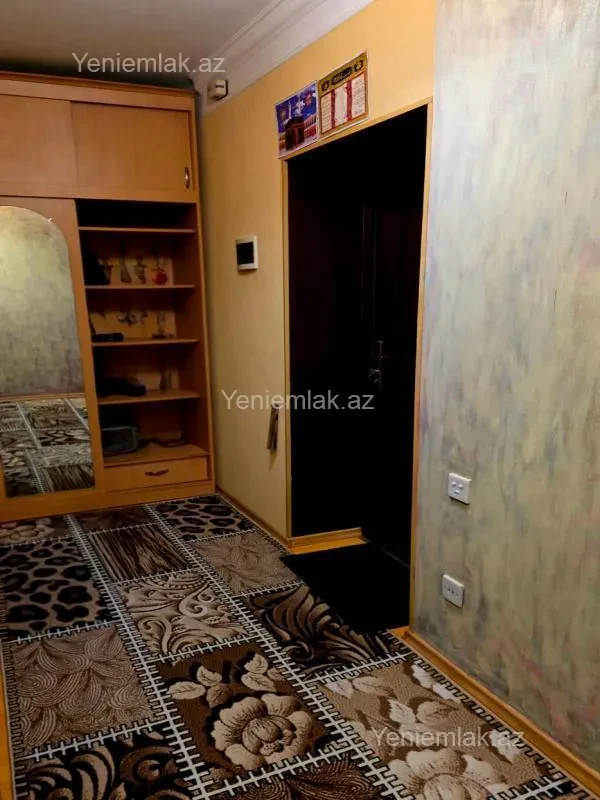 Satılır 2 otaqlı köhnə tikili 56 m²