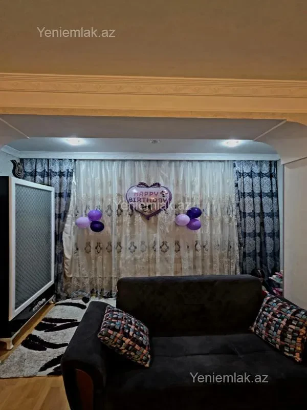 Satılır 2 otaqlı köhnə tikili 56 m²