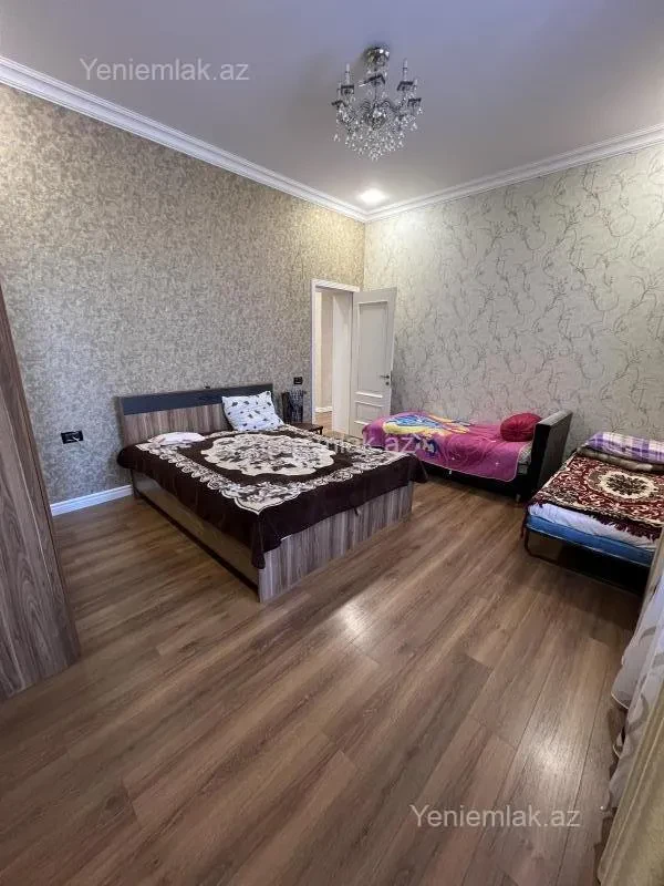 Satılır 7 otaqlı həyət evi 500 m²
