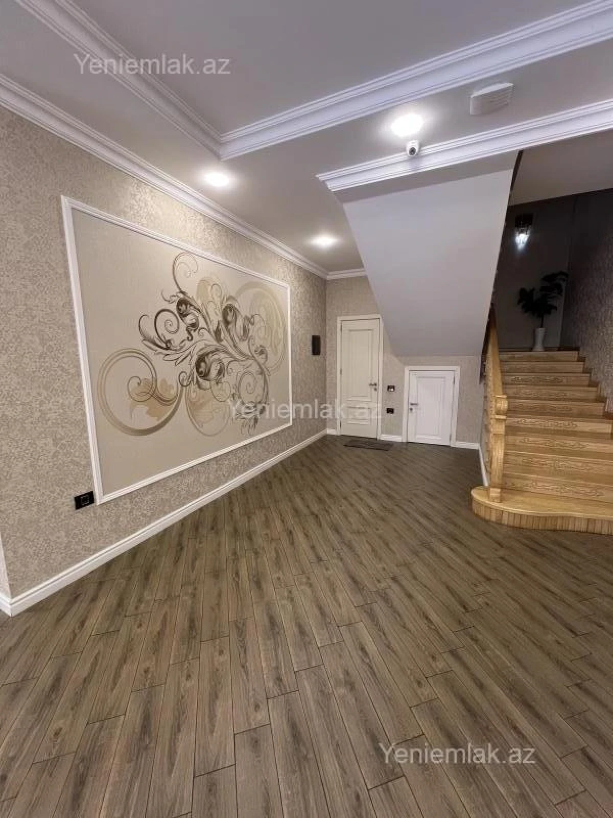 Satılır 7 otaqlı həyət evi 500 m²
