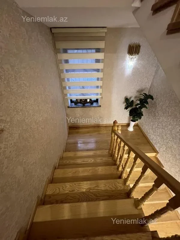Satılır 7 otaqlı həyət evi 500 m²