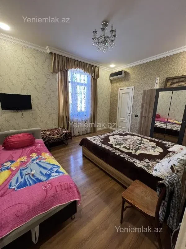 Satılır 7 otaqlı həyət evi 500 m²
