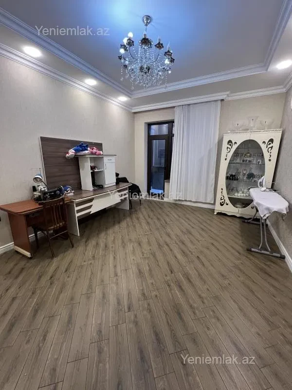Satılır 7 otaqlı həyət evi 500 m²