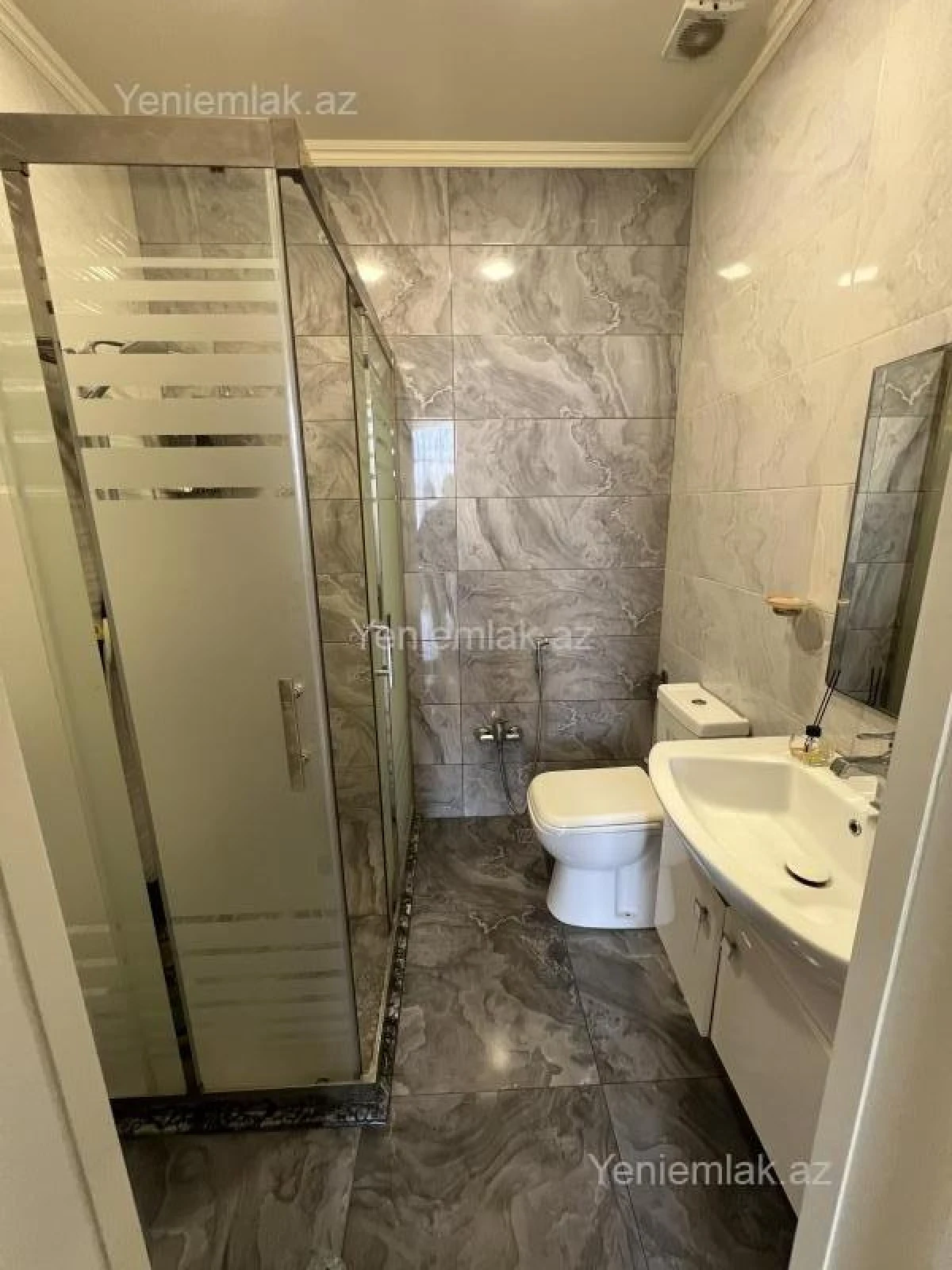 Satılır 7 otaqlı həyət evi 500 m²