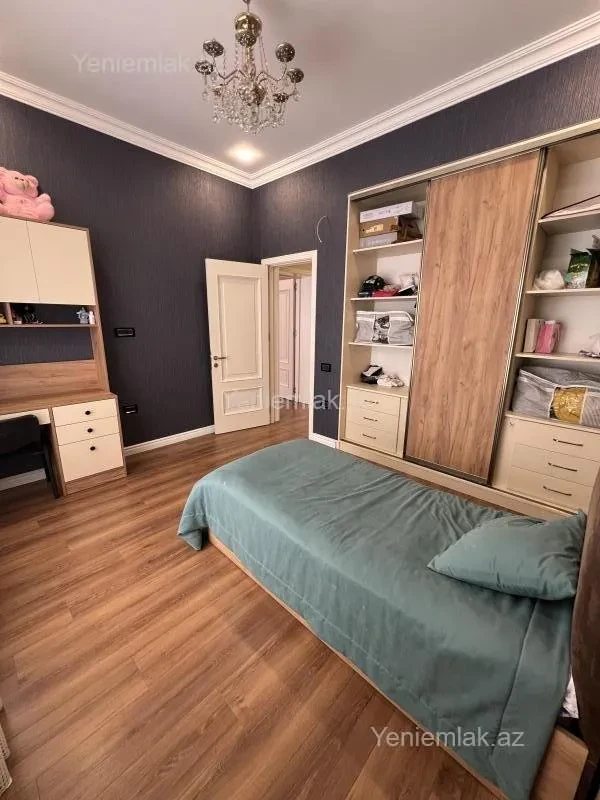 Satılır 7 otaqlı həyət evi 500 m²