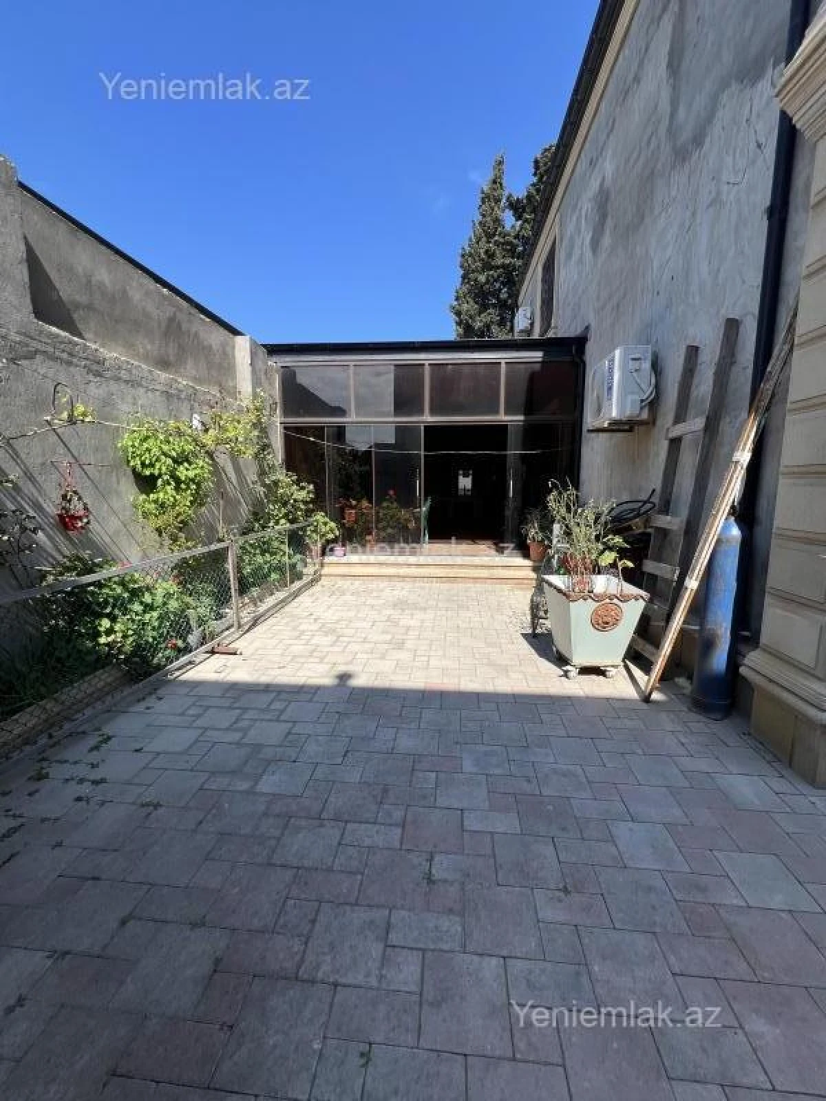 Satılır 7 otaqlı həyət evi 500 m²