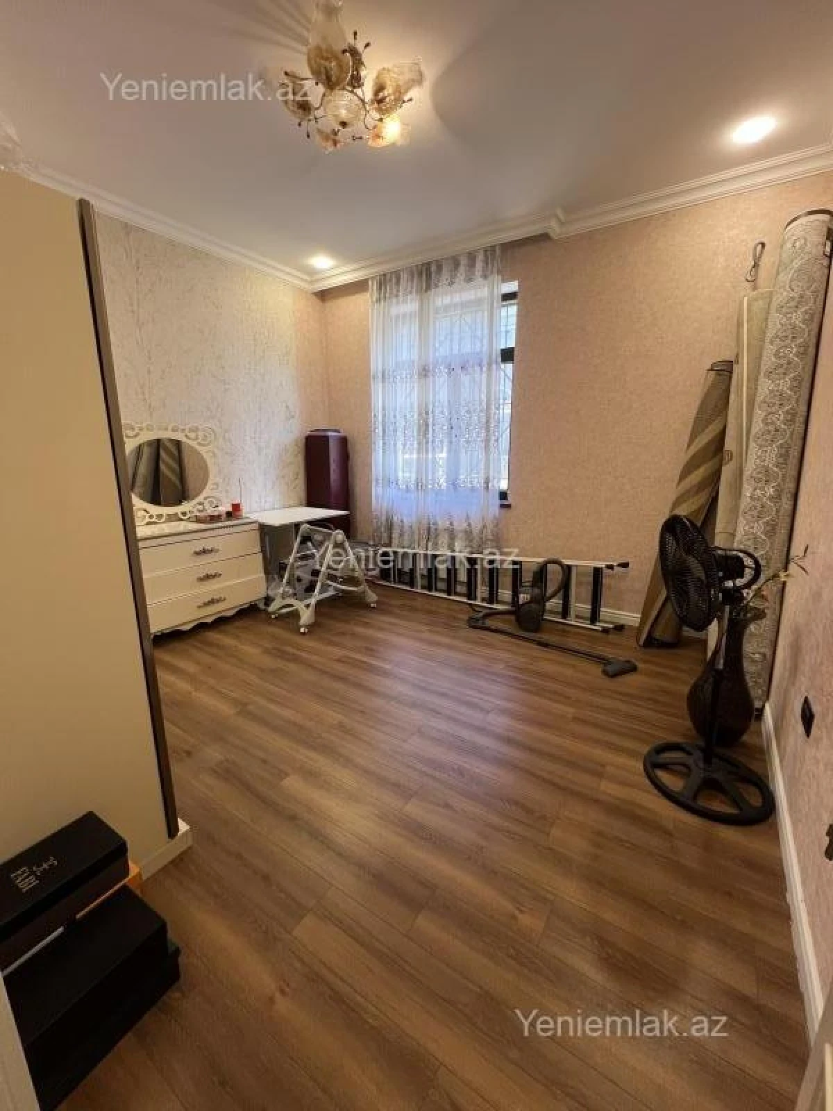 Satılır 7 otaqlı həyət evi 500 m²