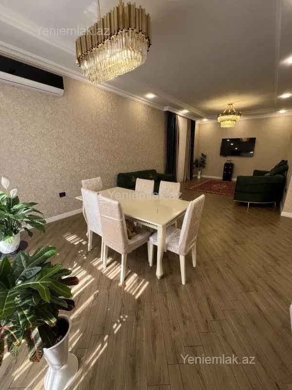 Satılır 7 otaqlı həyət evi 500 m²