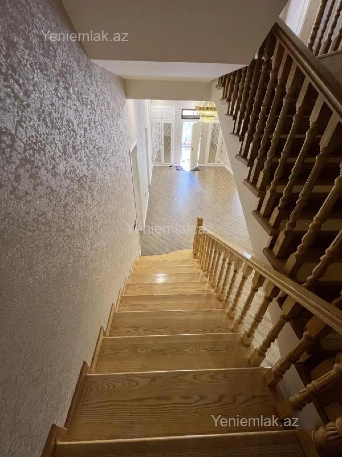 Satılır 7 otaqlı həyət evi 500 m²