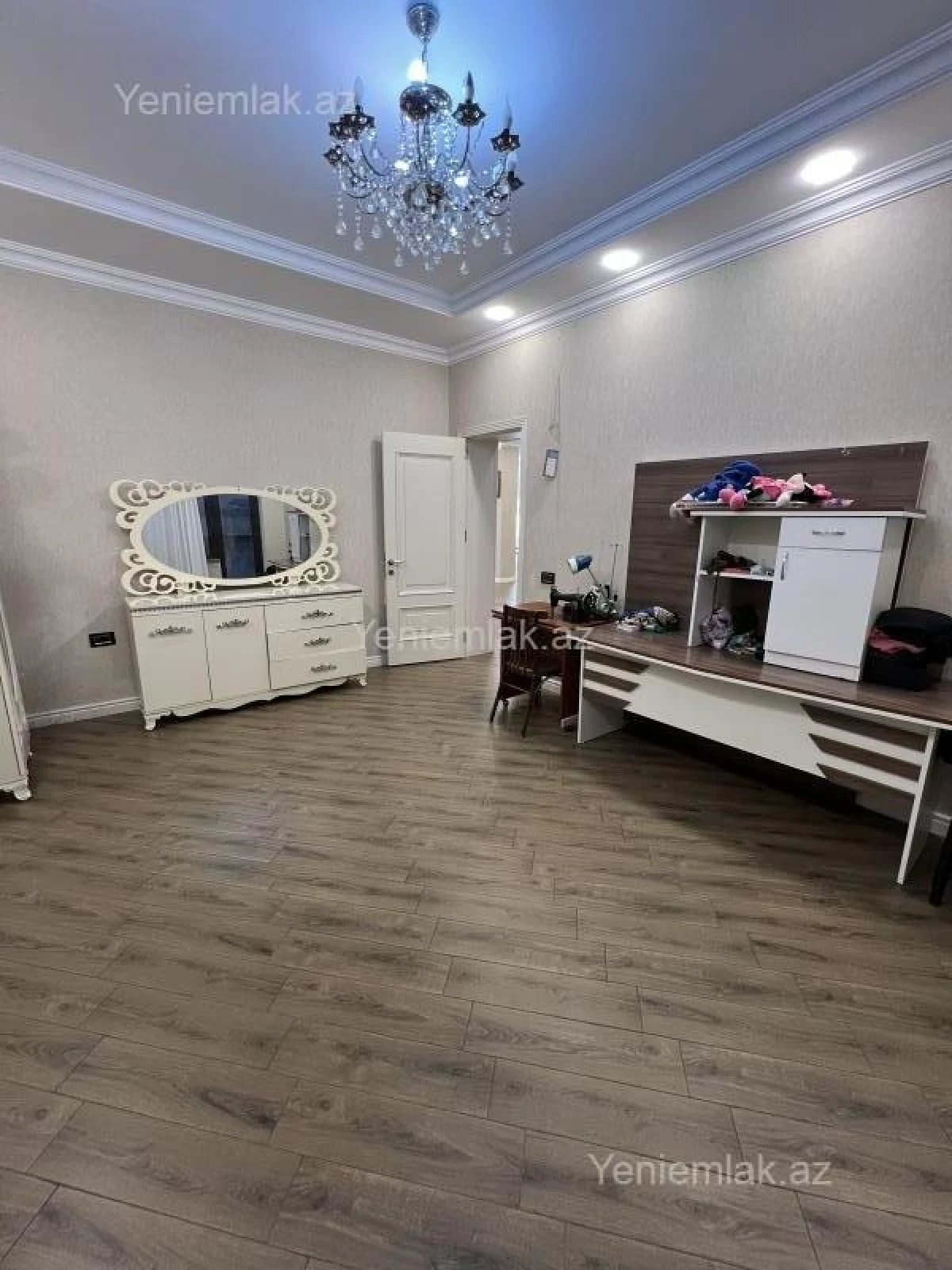 Satılır 7 otaqlı həyət evi 500 m²