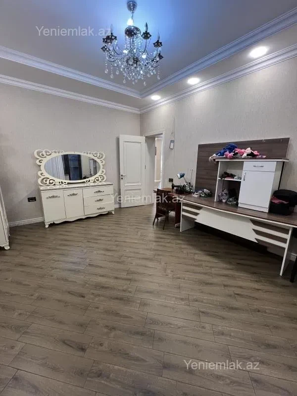 Satılır 7 otaqlı həyət evi 500 m²