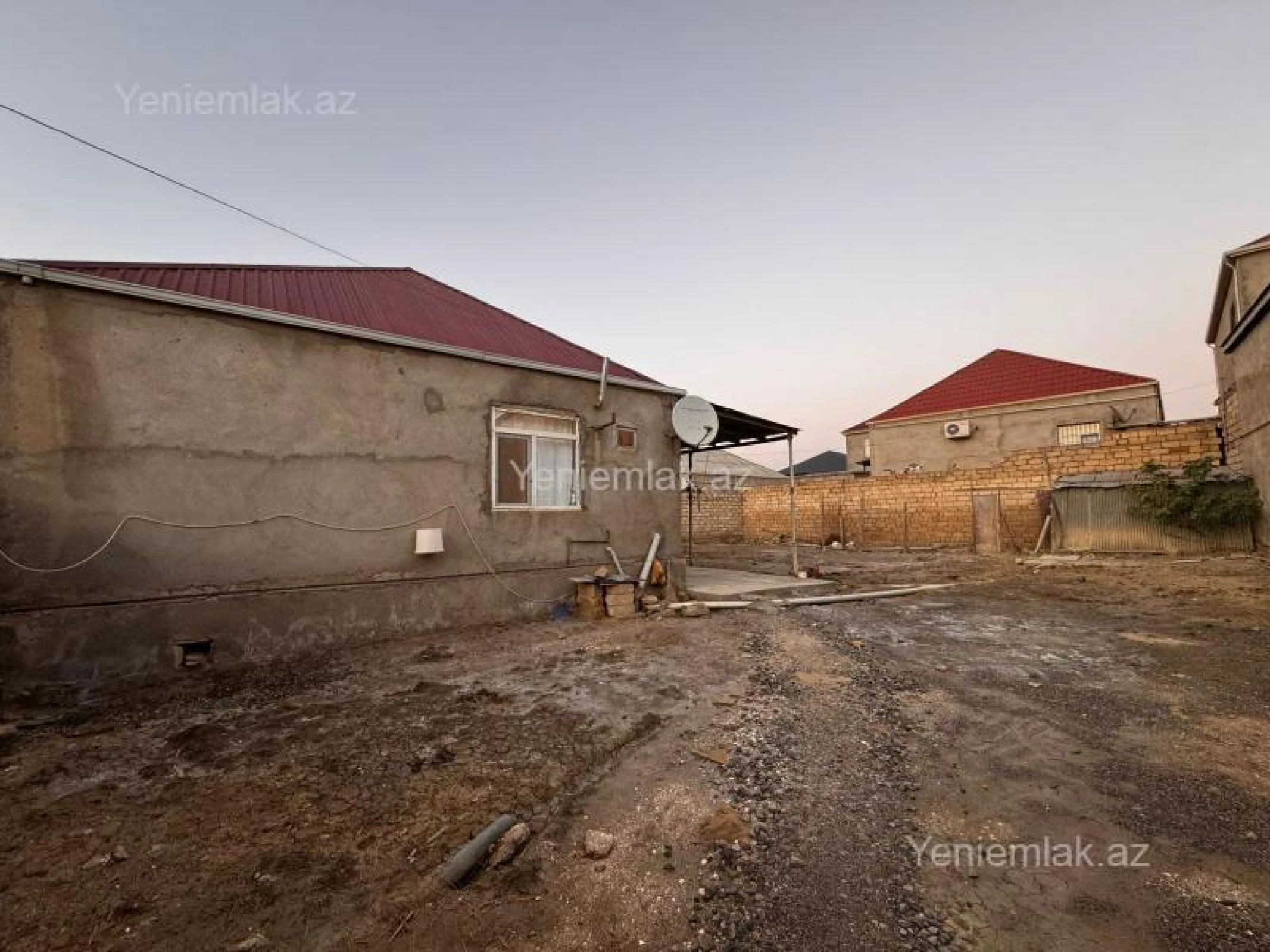 Satılır 4 otaqlı həyət evi 100 m²