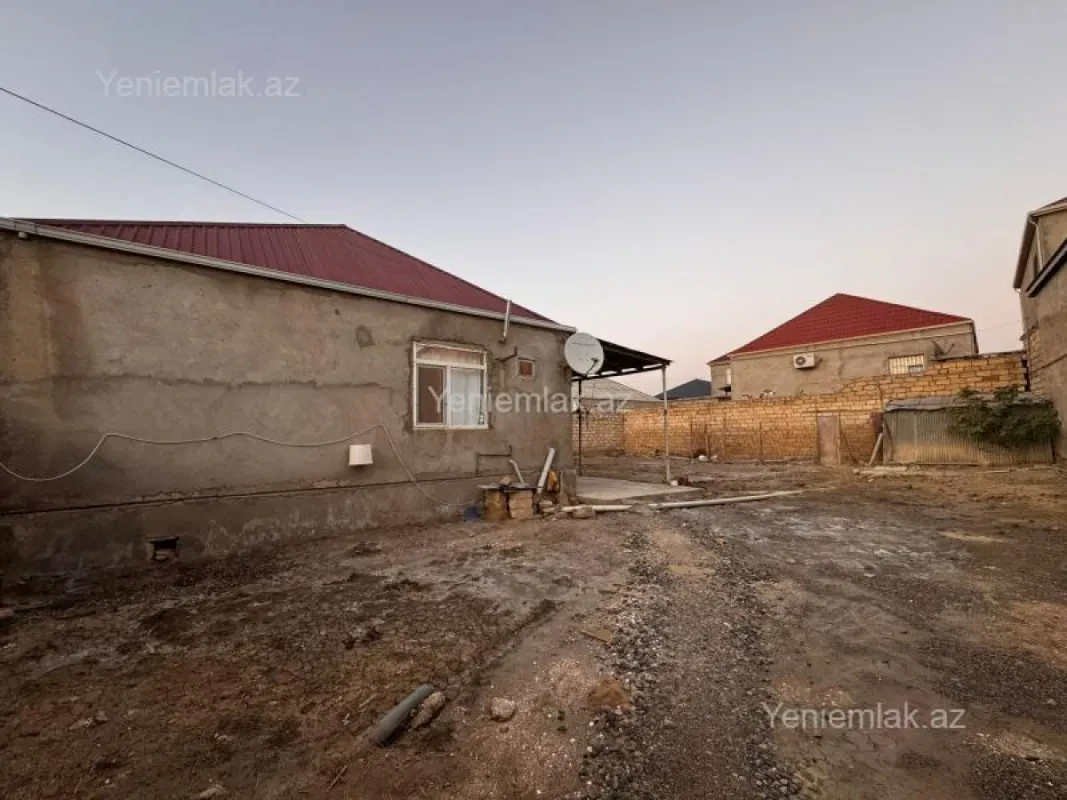 Satılır 4 otaqlı həyət evi 100 m²