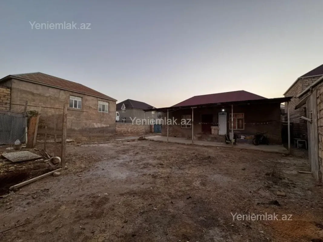 Satılır 4 otaqlı həyət evi 100 m²