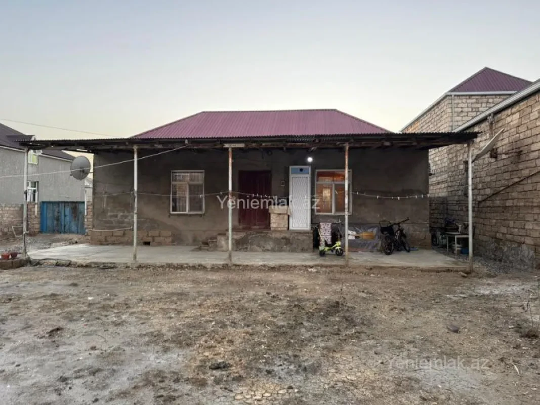 Satılır 4 otaqlı həyət evi 100 m²