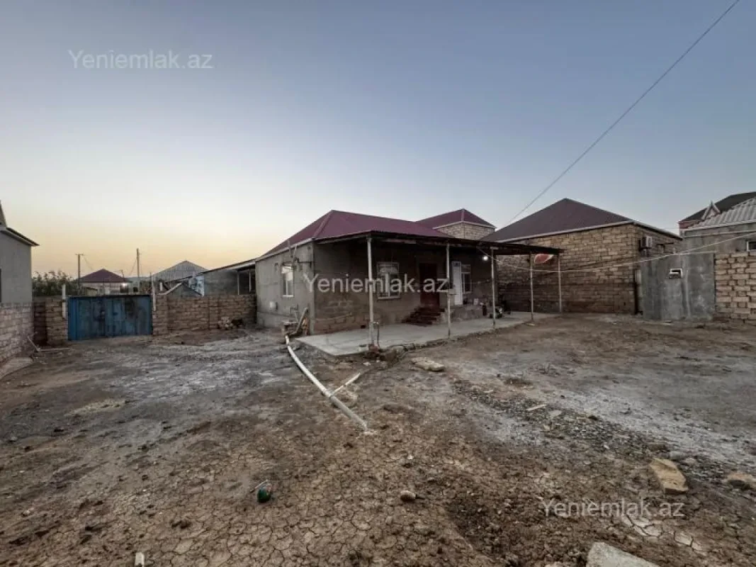 Satılır 4 otaqlı həyət evi 100 m²
