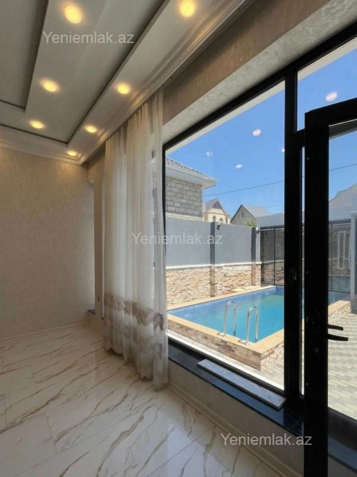 Satılır 5 otaqlı həyət evi 250 m²