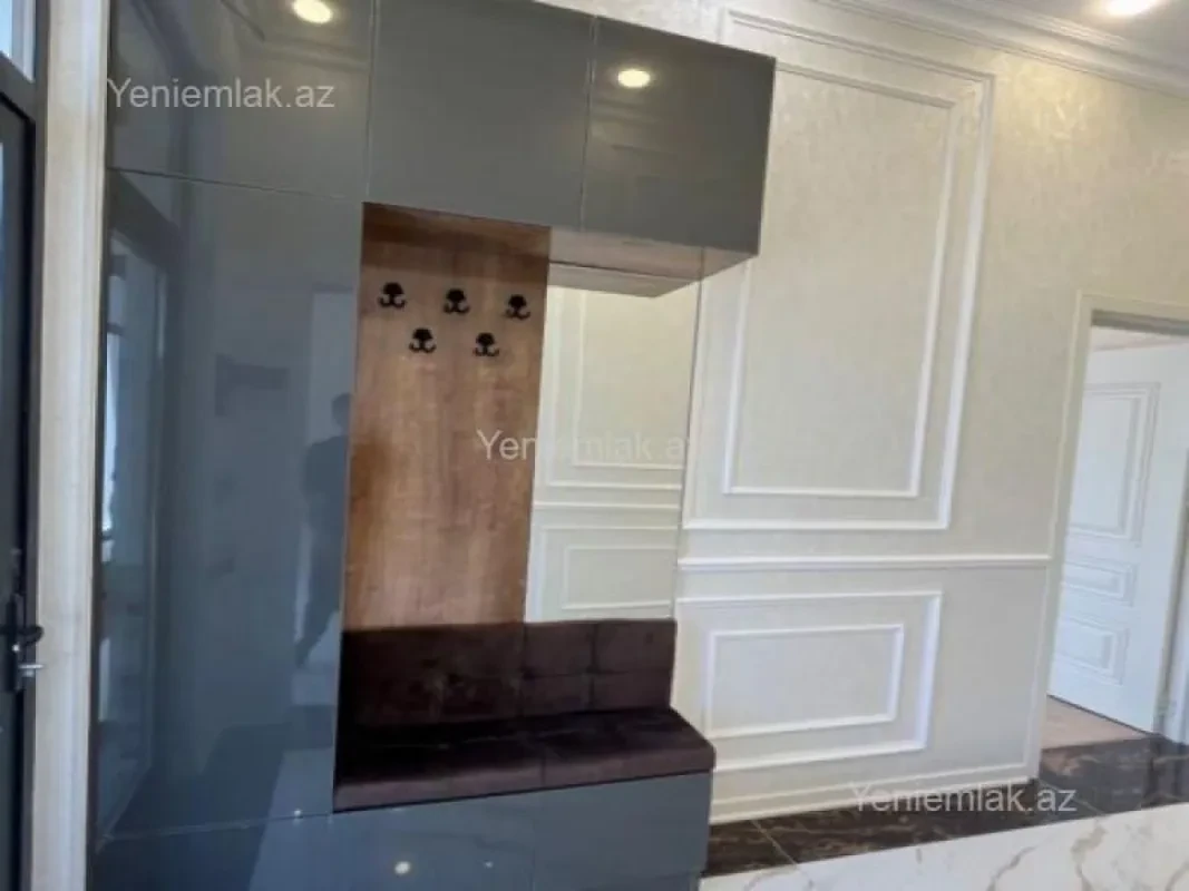 Satılır 5 otaqlı həyət evi 250 m²