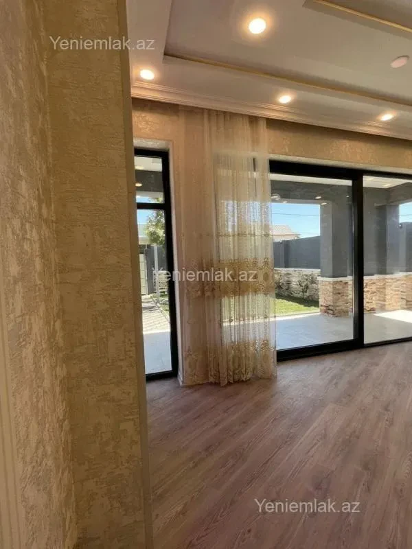 Satılır 5 otaqlı həyət evi 250 m²