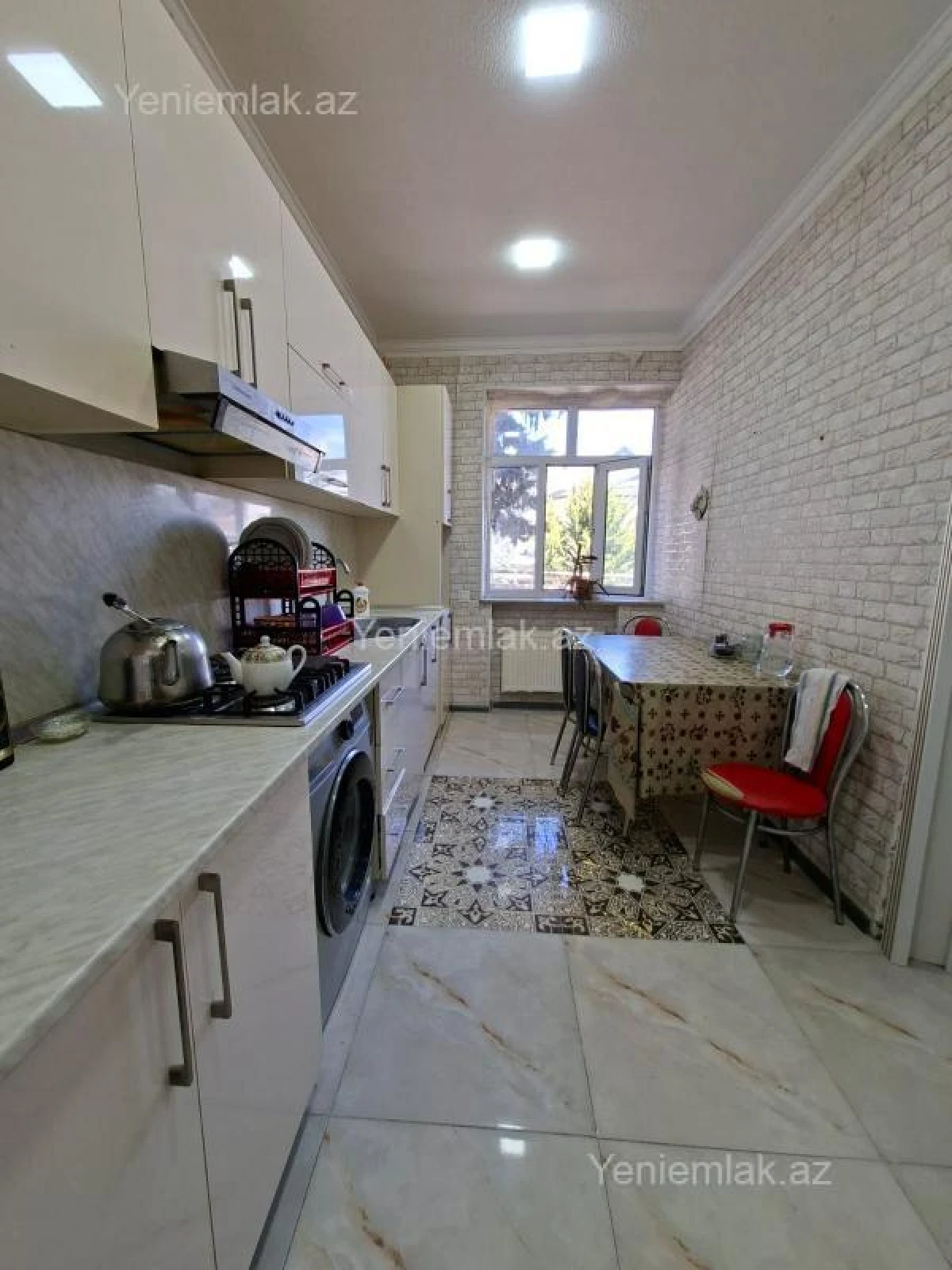 Satılır 5 otaqlı həyət evi 150 m²