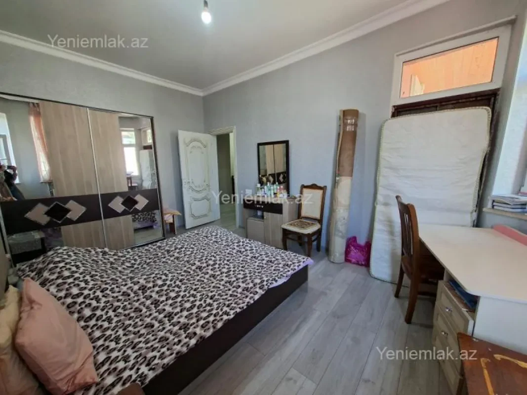 Satılır 5 otaqlı həyət evi 150 m²