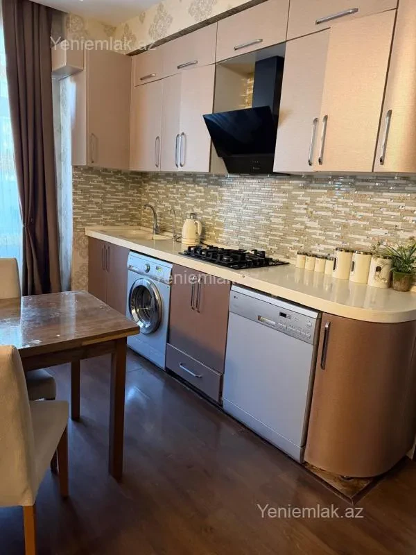 Satılır 3 otaqlı yeni tikili 90 m²
