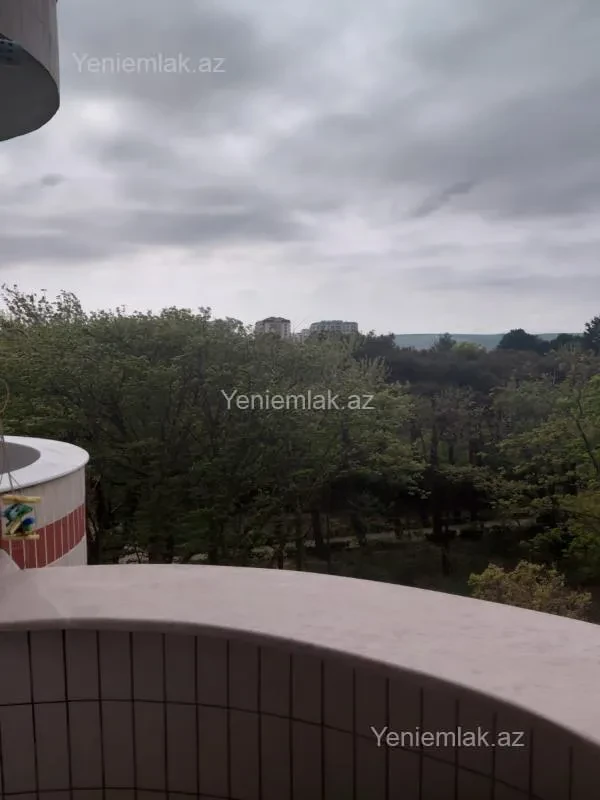 Satılır 4 otaqlı yeni tikili 110 m²
