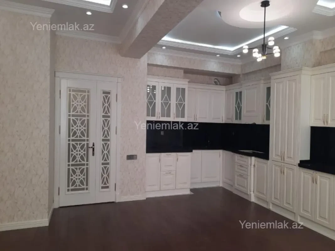 Satılır 4 otaqlı yeni tikili 110 m²