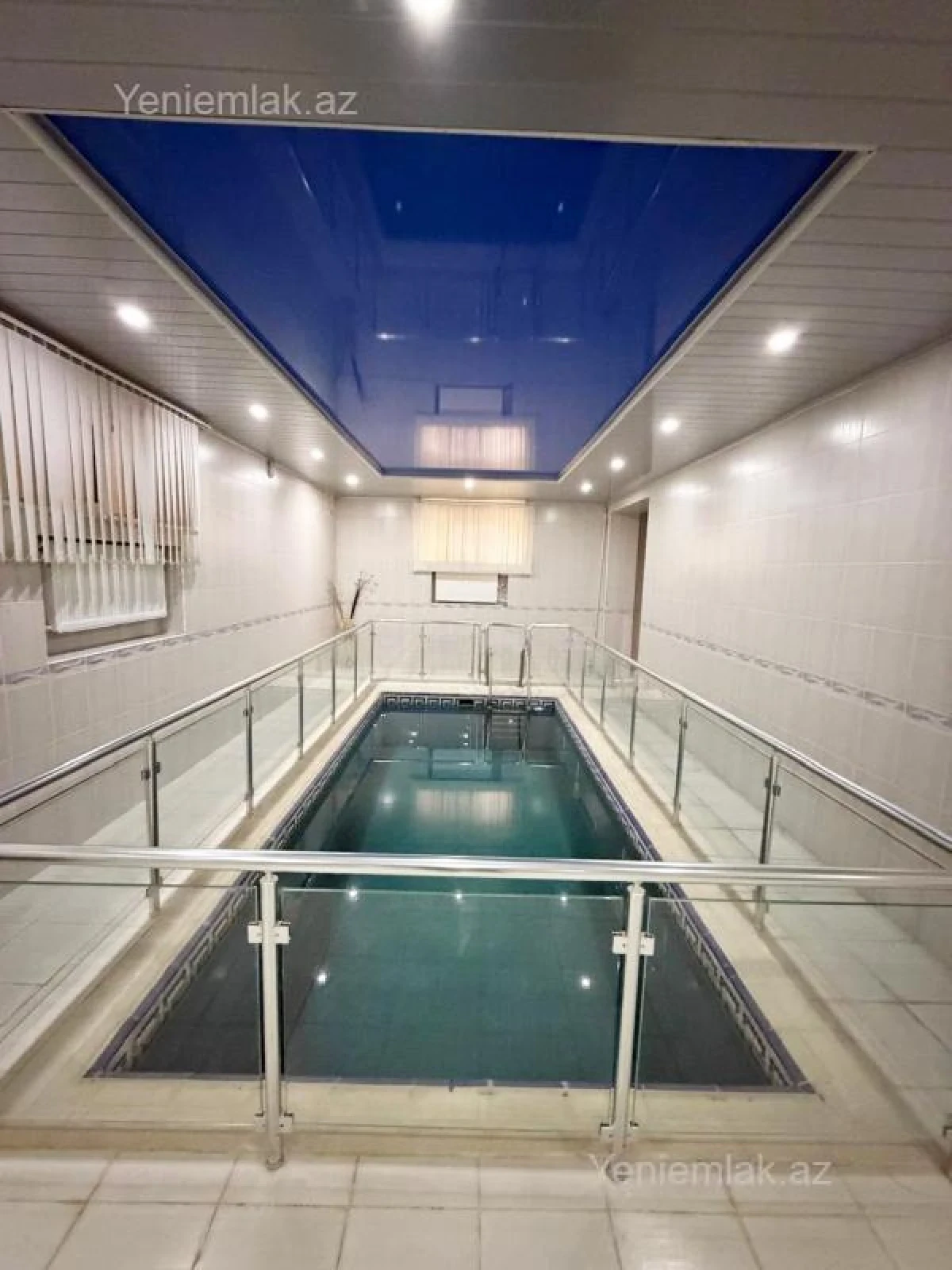 Satılır 9 otaqlı həyət evi 800 m²