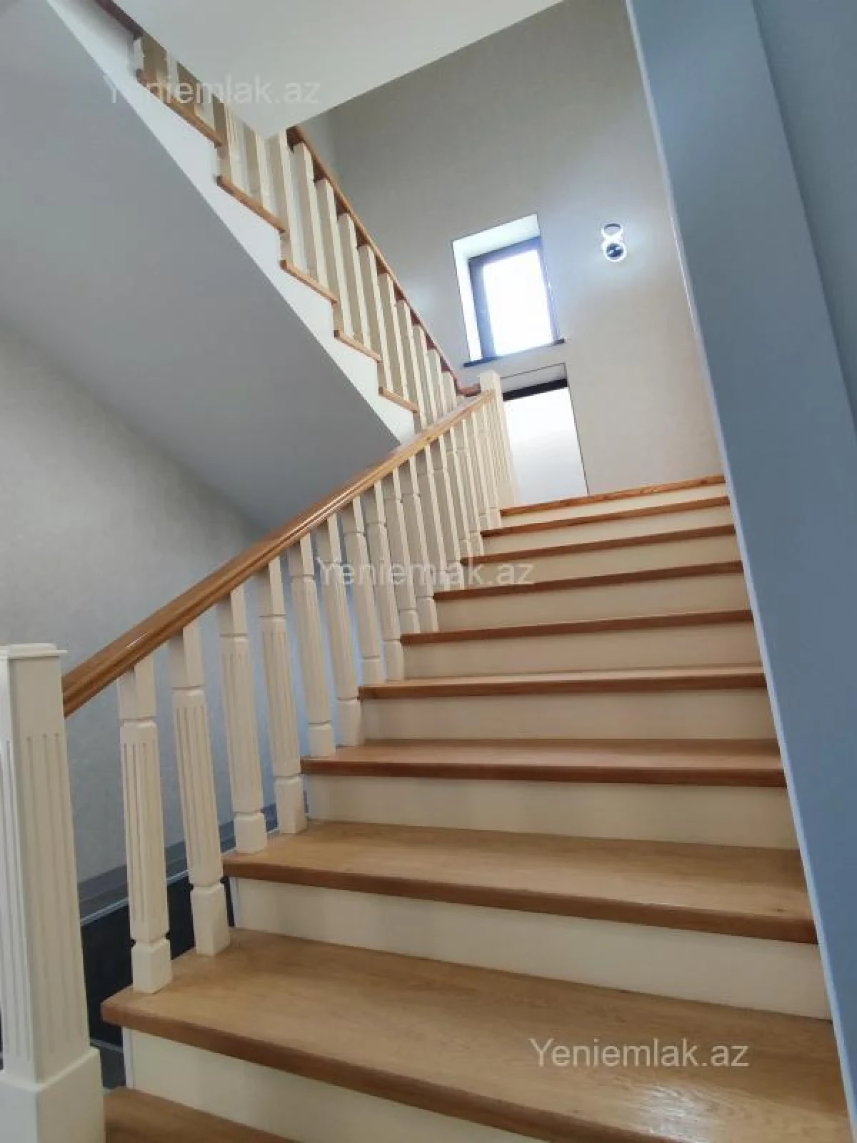 Satılır 4 otaqlı həyət evi 200 m²