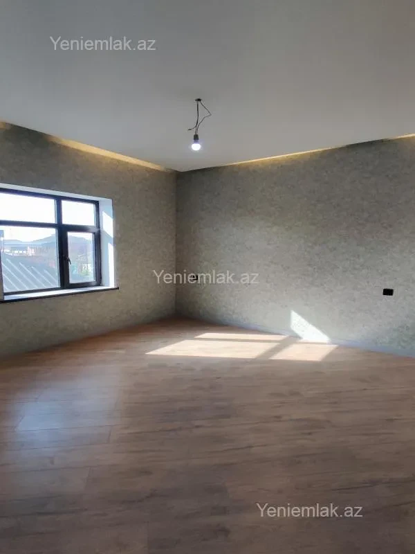 Satılır 4 otaqlı həyət evi 200 m²