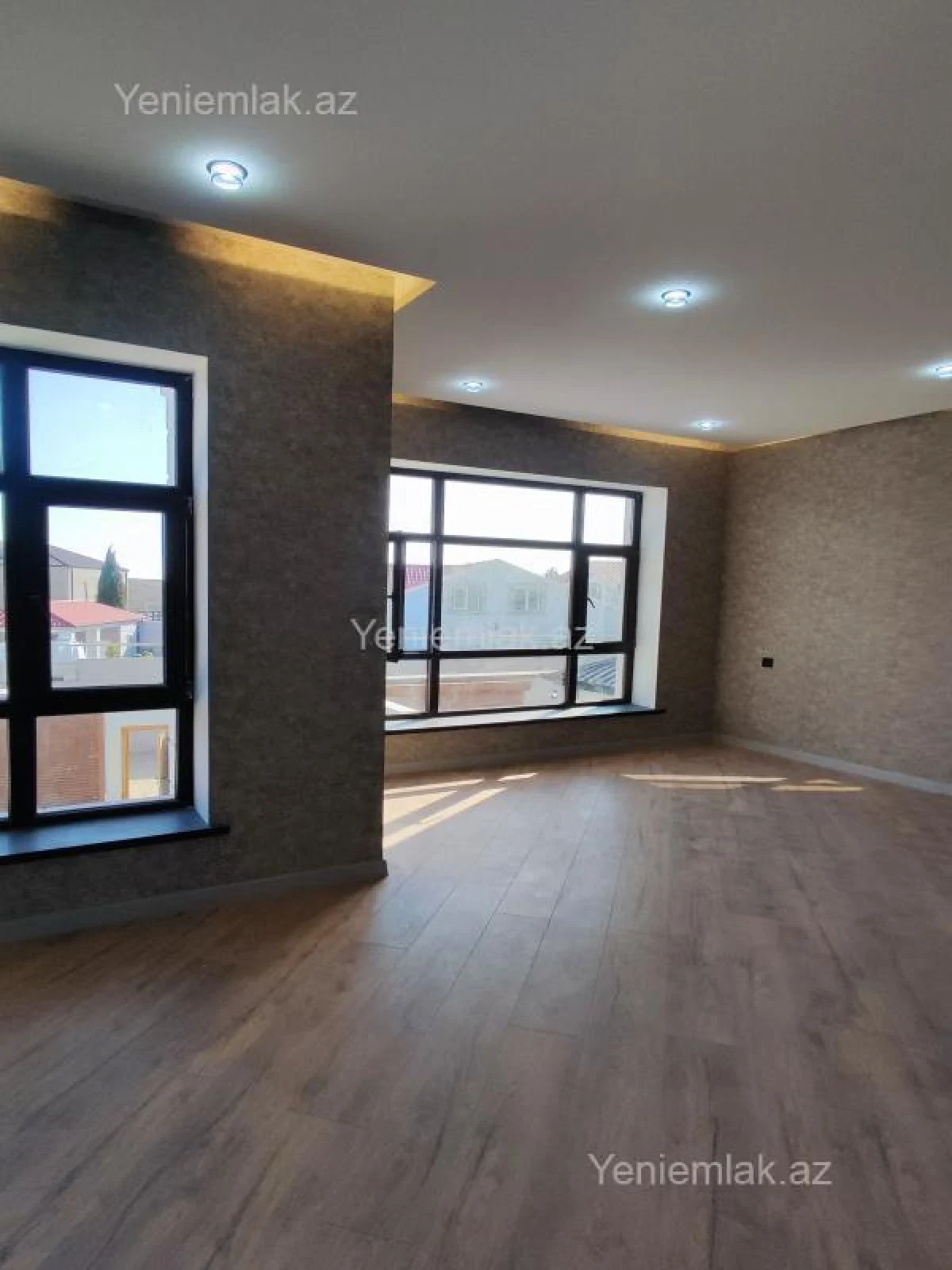 Satılır 4 otaqlı həyət evi 200 m²