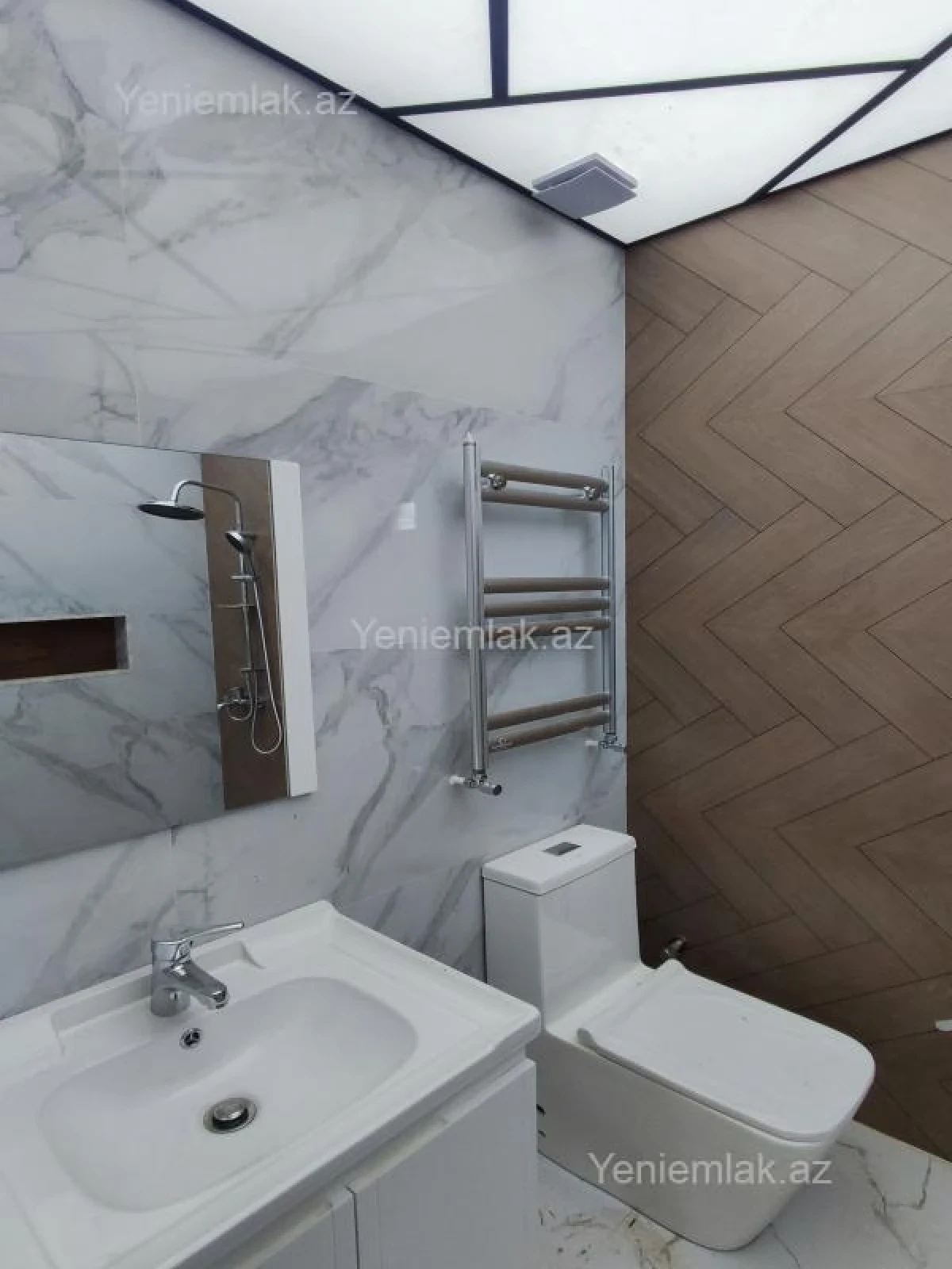 Satılır 4 otaqlı həyət evi 200 m²