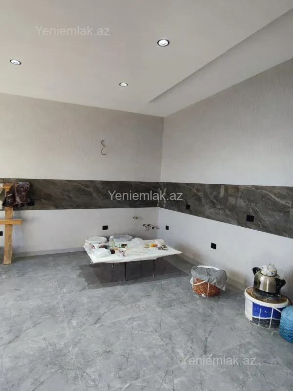 Satılır 4 otaqlı həyət evi 200 m²