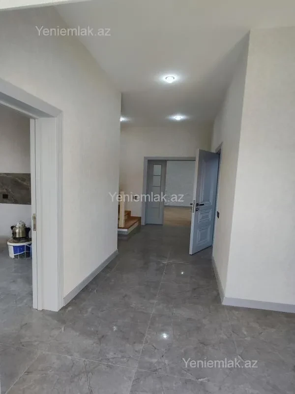 Satılır 4 otaqlı həyət evi 200 m²