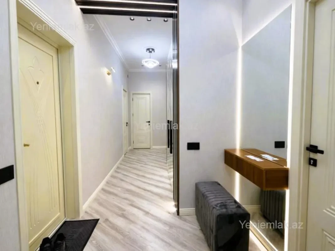 Satılır 3 otaqlı yeni tikili 110 m²