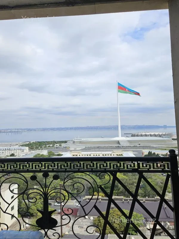Satılır 4 otaqlı yeni tikili 178 m²
