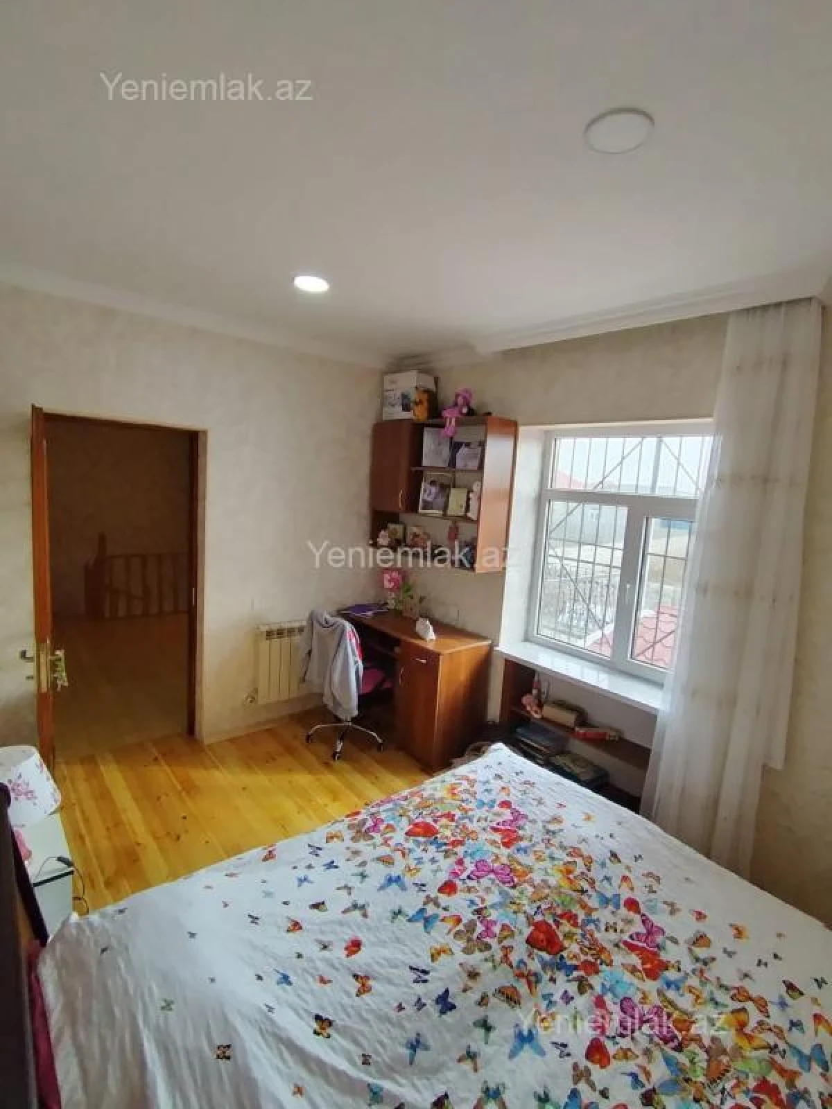 Satılır 6 otaqlı həyət evi 180 m²