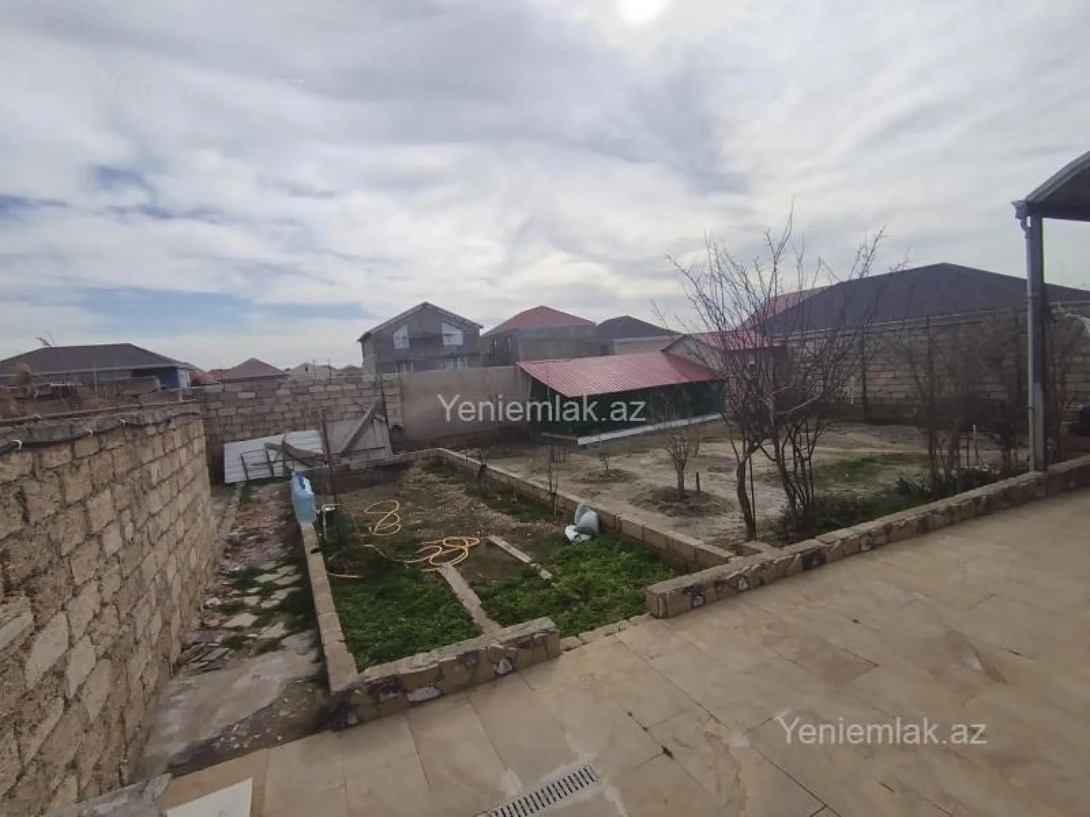 Satılır 6 otaqlı həyət evi 180 m²