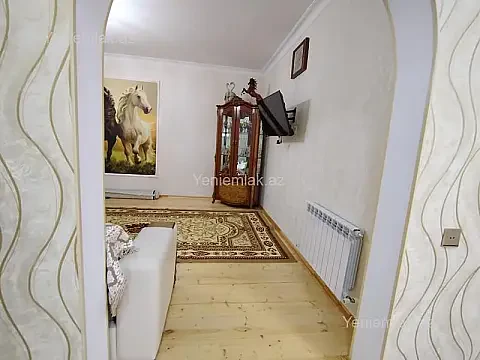 Satılır 6 otaqlı həyət evi 180 m²
