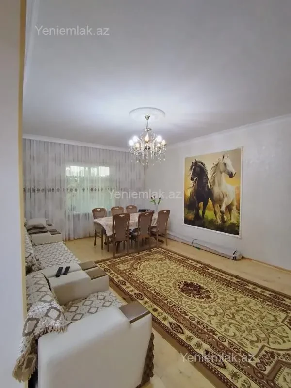 Satılır 6 otaqlı həyət evi 180 m²
