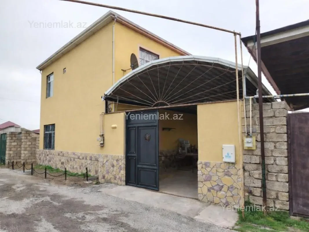 Satılır 6 otaqlı həyət evi 180 m²