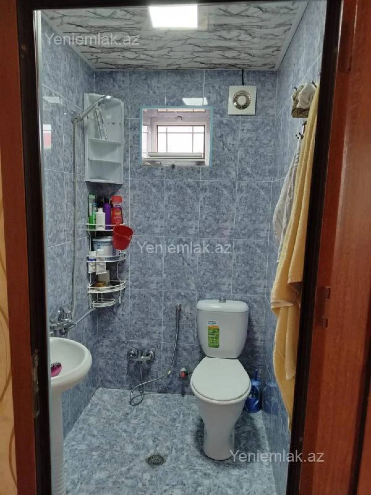 Satılır 6 otaqlı həyət evi 180 m²
