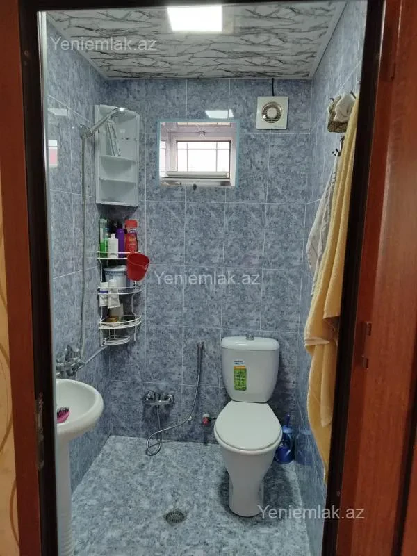 Satılır 6 otaqlı həyət evi 180 m²