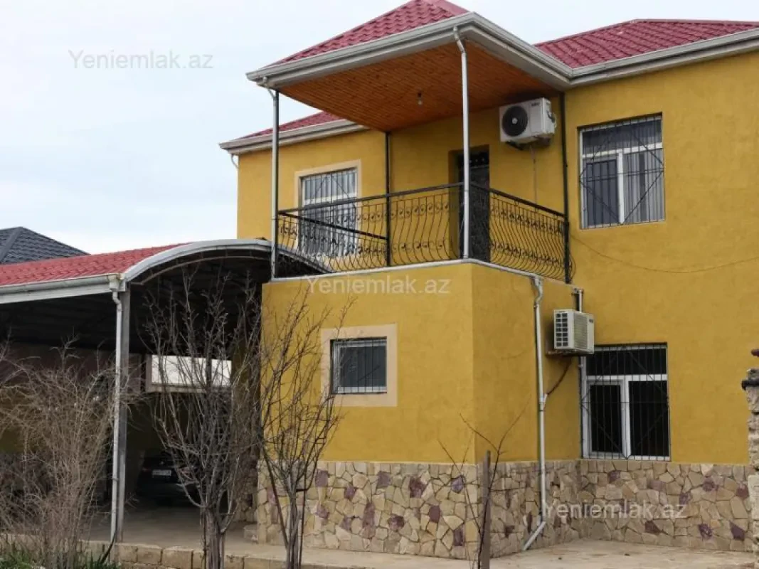 Satılır 6 otaqlı həyət evi 180 m²