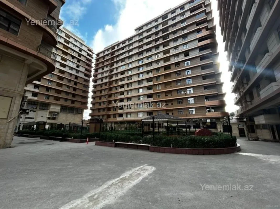 Satılır 4 otaqlı yeni tikili 260 m²