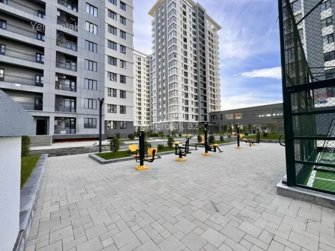 Satılır 3 otaqlı yeni tikili 80 m²