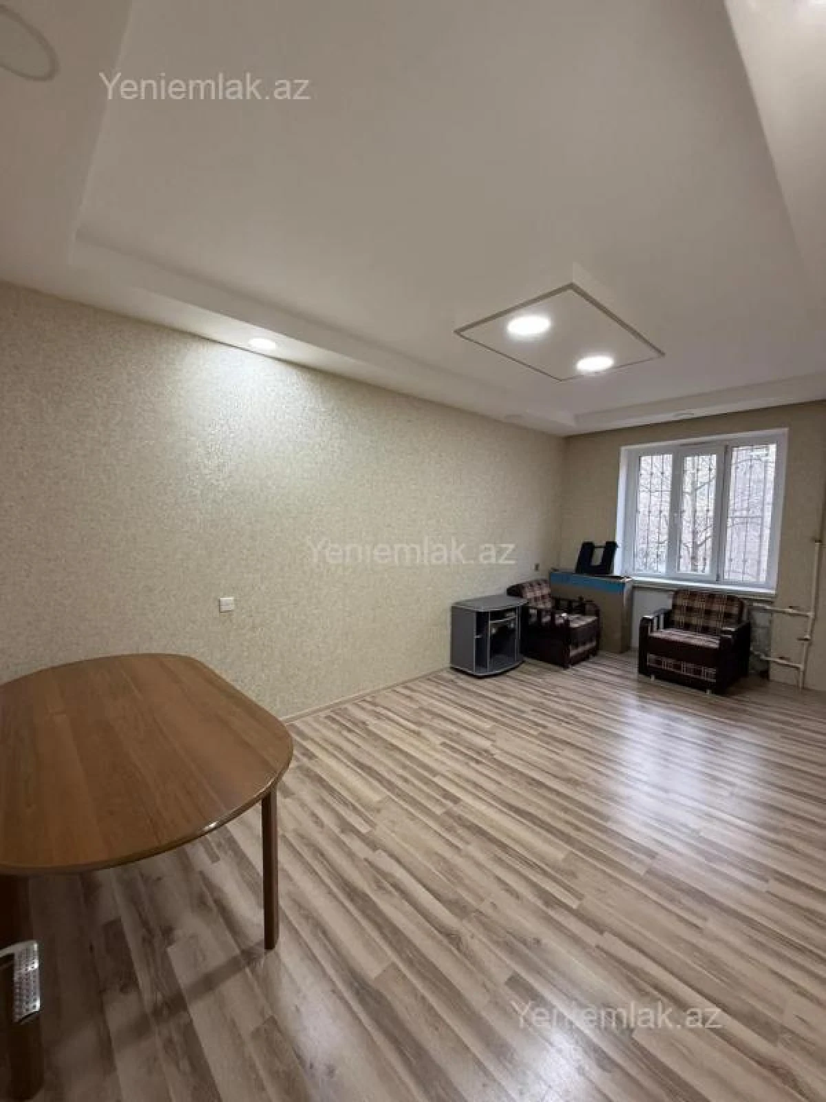 Satılır 2 otaqlı köhnə tikili 60 m²