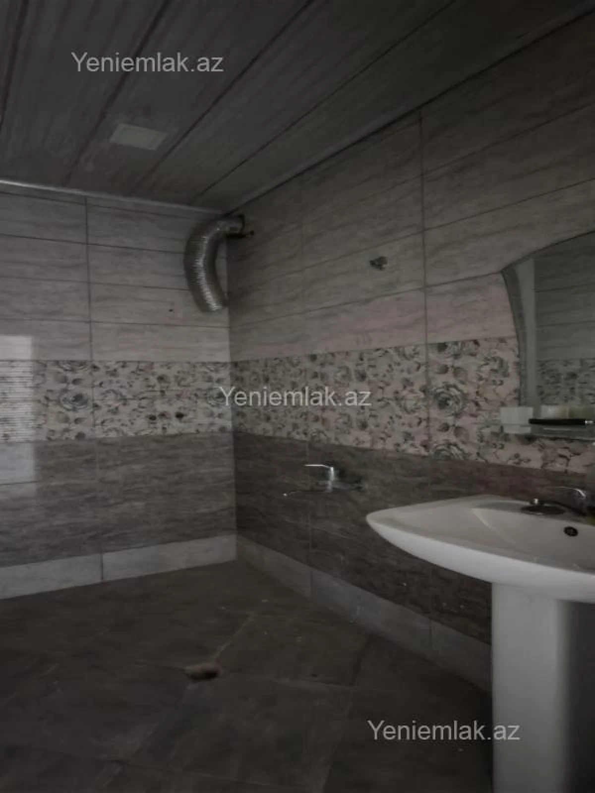 Satılır 3 otaqlı köhnə tikili 80 m²